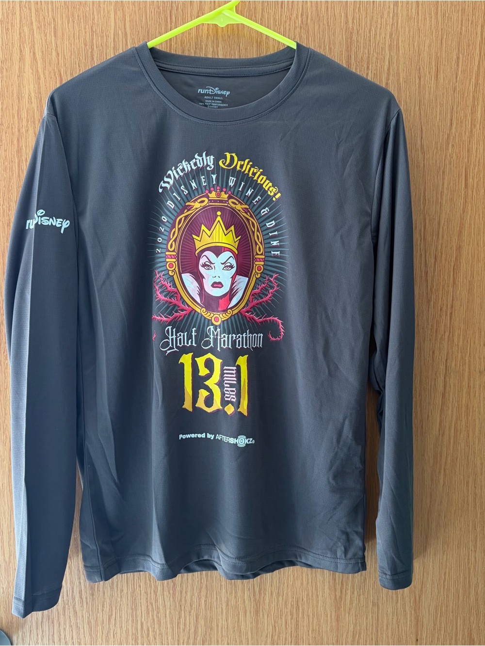 Disney Gray Long-Sleeve Evil Queen Half Marathon Tee 2020